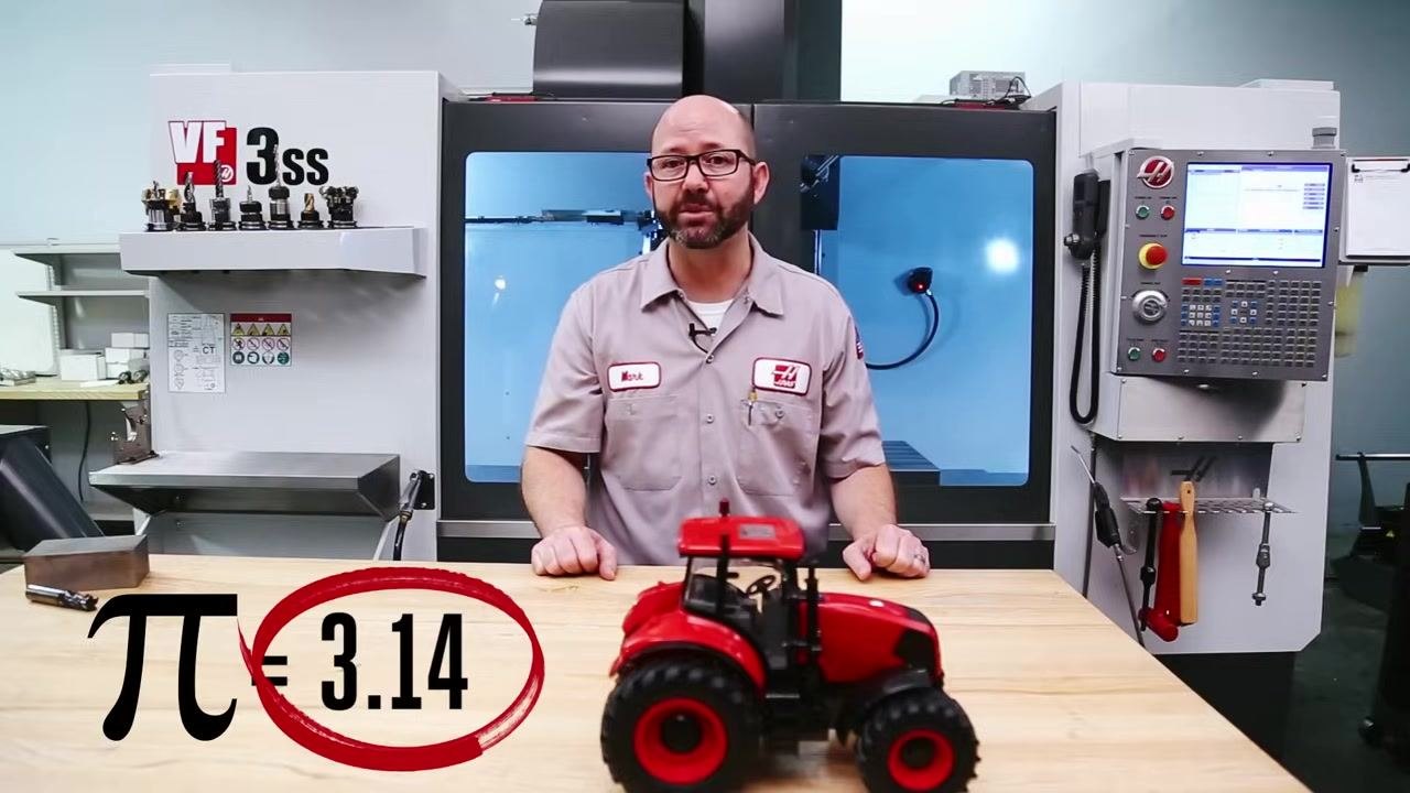 Workbench view with a model tractor and a large tire, overlaid with the calculation 1 m × 3.14 = 3.14 m CIRCUMFERENCE.