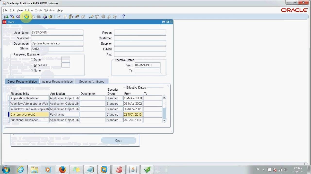 Users form in Oracle Applications showing Custom user resp2 assigned to SYSADMIN and highlighted in the responsibilities list.