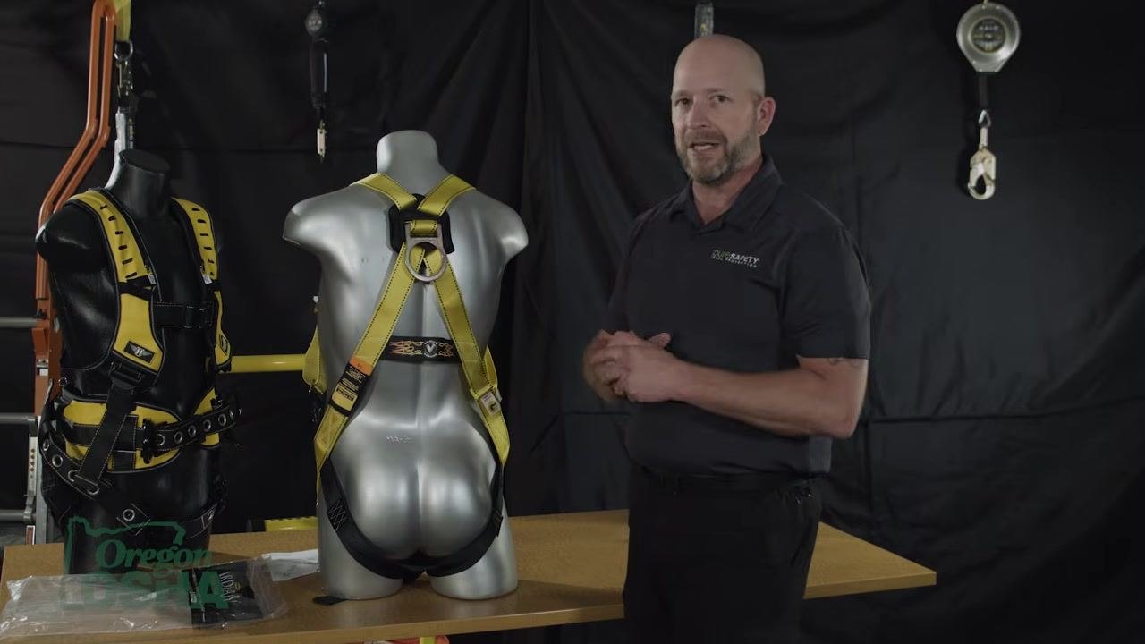Explaining the importance of the sub-pelvic strap contacting a flat area of the body