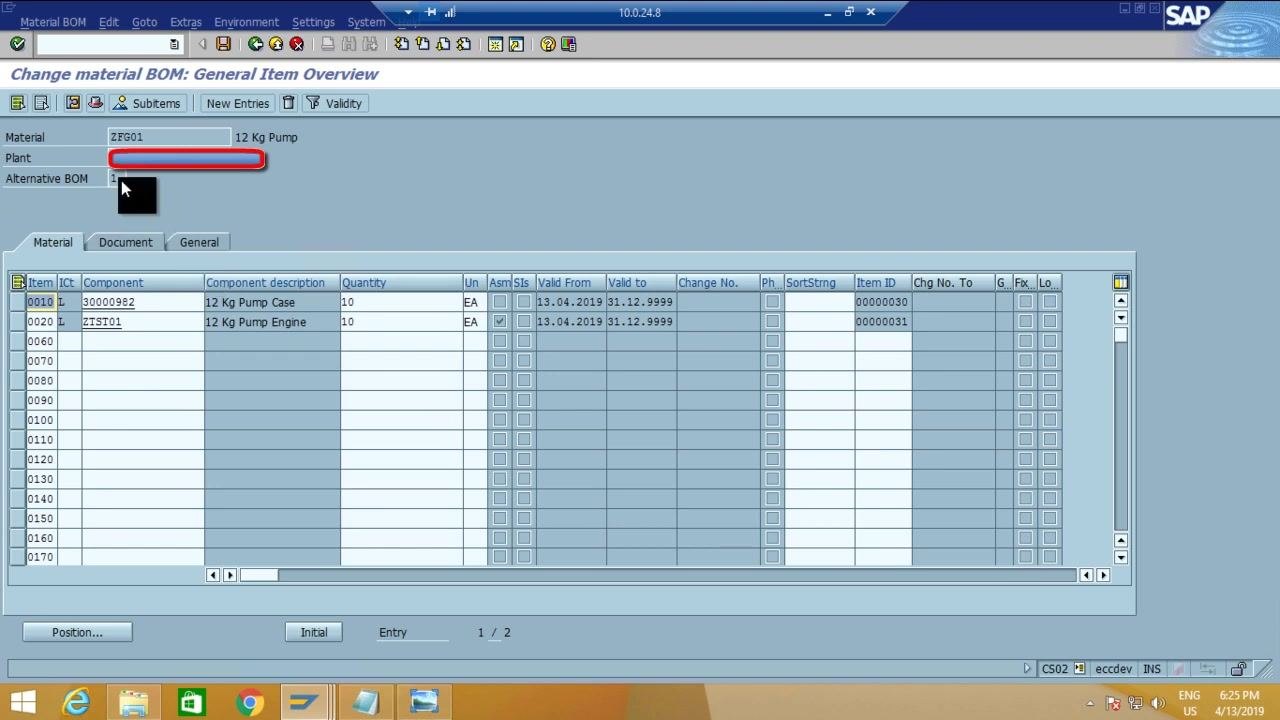 Change material BOM: Alternative Overview screen showing two BOM alternatives for ZFG01, with base quantities and status fields highlighted.