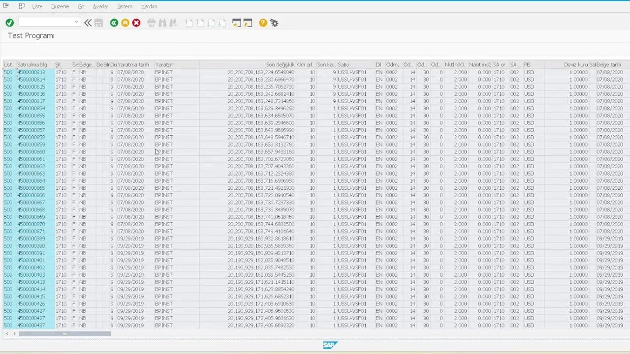 ABAP editor showing the SELECT statement fetching up to 50 rows into the dynamic internal table.